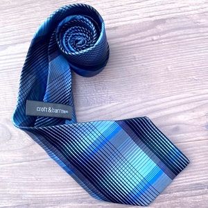 New Croft & Barrow mens silk plaid striped tie